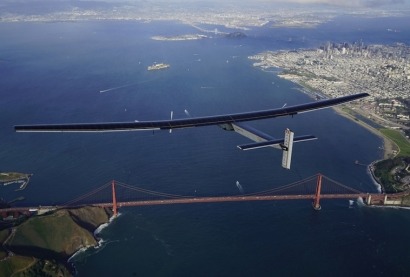 El Solar Impulse II llega a San Francisco y busca el récord