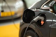 American voters support Federal investments in electric vehicles according to new poll
