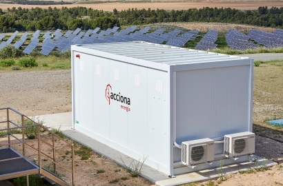 Acciona almacena la energía solar que produce en su parque fotovoltaico de Tudela en baterías recicladas de vehículos eléctricos