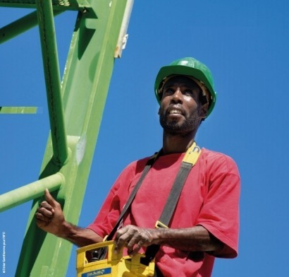 Francia gana posiciones "financieras" en la carrera africana contra el cambio climático