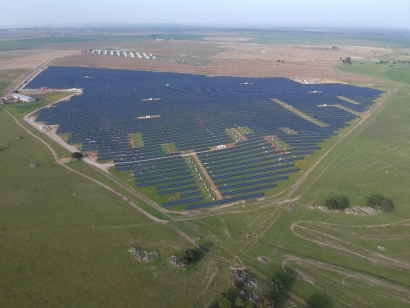 Opera ya a toda máquina el parque fotovoltaico que la portuguesa Hyperion ha impulsado en el Alentejo