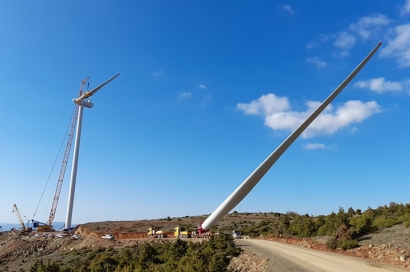 ¿Cómo transportar palas de 70 metros por las carreteras de montaña más sinuosas?