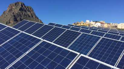 Andalucía repartirá casi 100 millones de euros en ayudas para  autoconsumo renovable y almacenamiento