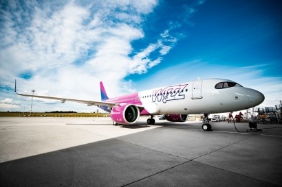 Wizz Air operará sus rutas en España con combustible sostenible producido por Cepsa a partir de 2025
