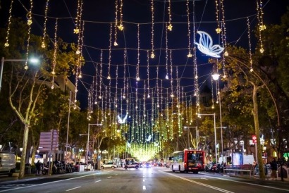  Encender las luces de Navidad con energía renovable supone un ahorro de 4.300 euros 