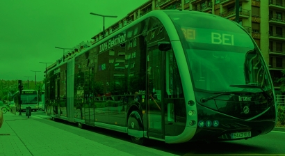 Madrid compra autobuses eléctricos al fabricante chino BYD, Vitoria apuesta por la marca vasca Irizar