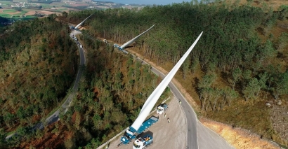 ¿Cómo transportar una pala de 65 metros para llevarla hasta el parque eólico más intrincado?
