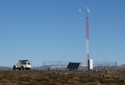 Autoconsumo fotovoltaico y microeólico con baterías en Formentera