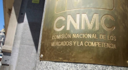 La CNMC confirma que está investigando a las grandes distribuidoras por un posible bloqueo al autoconsumo