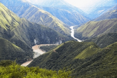 Las grietas aparecidas en una megapresa financiada por BBVA y Santander obligan al Gobierno de Colombia a decretar la alerta roja