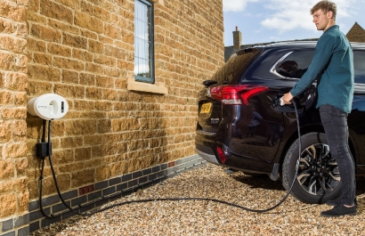 La petrolera BP compra el mayor proveedor de puntos de suministro de energía para vehículos eléctricos del Reino Unido
