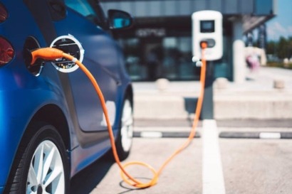La deducción del 15% en el IRPF por la compra de un vehículo eléctrico entra en vigor este viernes