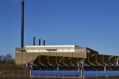 Dinamarca inaugura una red de climatización y electricidad con termosolar y biomasa