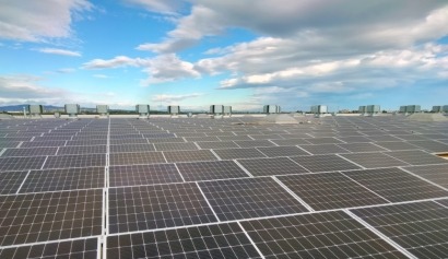 Así es la megacubierta solar fotovoltaica que va a ahorrarle al autoconsumidor 1 de cada 3 euros