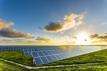 Elona y Enerhi invertirán 500 millones de euros en parques solares en España