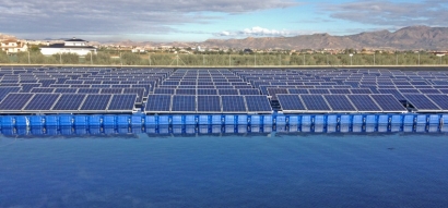 El Miteco saca a información pública la regulación de las plantas fotovoltaicas flotantes