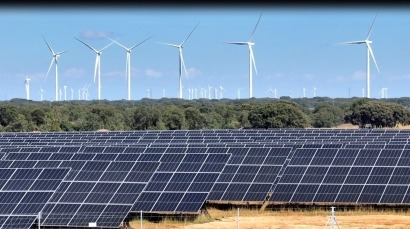 Iberdrola concluye la construcción en Castilla y León de la primera planta híbrida eólica y solar de España