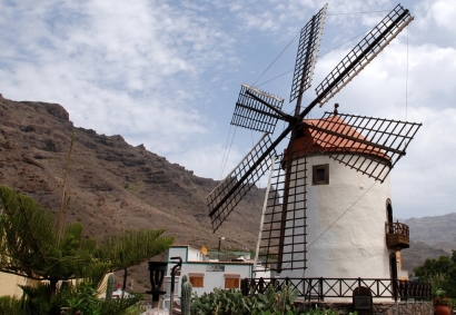 Gran Canaria subvencionará las instalaciones solares y minieólicas para autoconsumo de las cofradías de pescadores