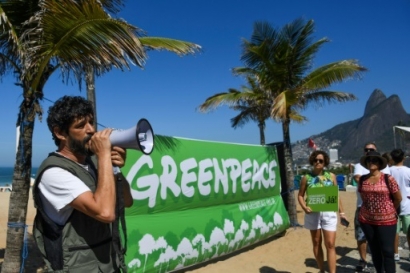 Greenpeace señala las 14 "medidas urgentes que no pueden esperar otros 100 días" de Gobierno Sánchez