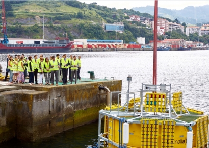 Euskadi bota el primer laboratorio flotante de Europa para ensayos de dispositivos de aprovechamiento de las energías marinas