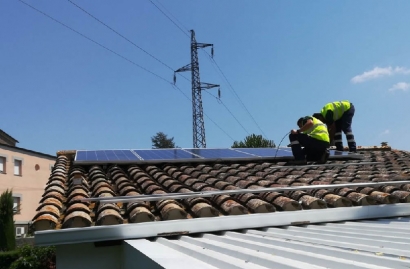 Holaluz pone en marcha dos instalaciones de autoconsumo solar cada día