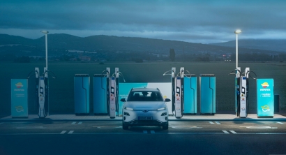 La primera estación de recarga para vehículo eléctrico con almacenamiento de energía de España está en Tolosa