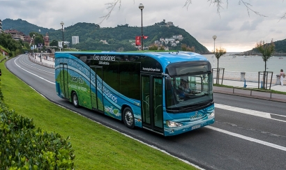 La UE coloca autobuses de gas en Barcelona, autobuses eléctricos en París