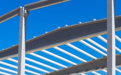 Andalucía elige a industrias del plástico, el hormigón, el acero y el hidrógeno como destinatarios de sus "primeros incentivos de grandes inversiones"