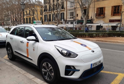 Baleares estrena sus dos primeros taxis eléctricos