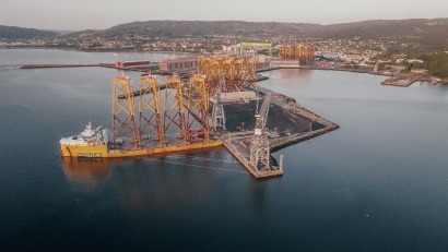 Navantia reanuda el envío de jackets al parque eólico marino francés de Saint-Brieuc