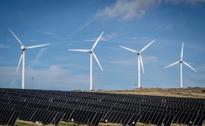 El primer parque híbrido eólico-solar de España ya entrega energía limpia a la red