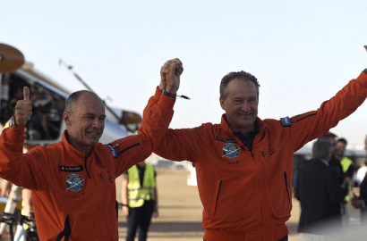 Solar Impulse aterriza en Sevilla