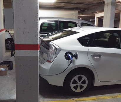 Lo que hay que saber para instalar en un bloque de viviendas un punto de recarga para el coche eléctrico