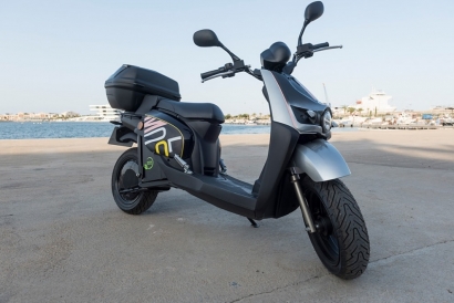 Molo: moto, eléctrica, compartida, previa suscripción en plataforma digital, en Valencia