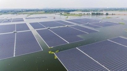 China vuelve a batir récords en energía solar y eólica 
