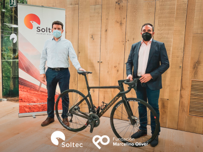 Soltec patrocina un equipo ciclista femenino que contará con la primera furgoneta solar del ciclismo