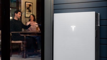 Las nuevas baterías "antiapagones" de Tesla desembarcan en España de la mano de Bornay
