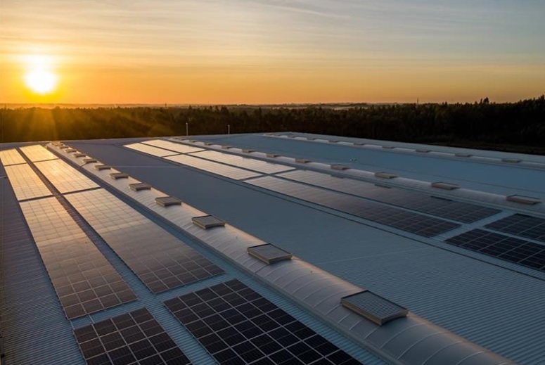 KKR vende por 195 millones de euros una cartera española de parques eólicos y solares de 231 megavatios