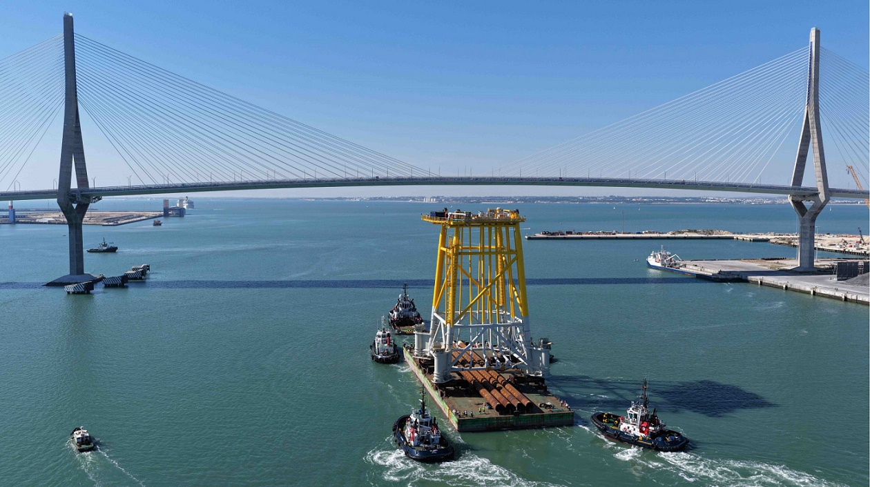 Zarpa rumbo a Francia la "súperjaula" sobre la que se asentará la subestación del parque marino Dieppe Le Tréport Zarpa rumbo a Francia la "súperjaula" sobre la que se asentará la subestación del parque marino Dieppe Le Tréport