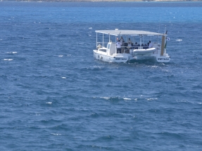 El barco solar de WWF arranca su travesía en Alicante para luchar contra los plásticos en el mar