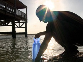 Bolsas de plástico para desinfectar el agua a bajo coste con la luz del sol