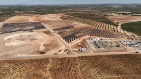 Conectado a red el que ya es el mayor complejo solar de Acciona en España