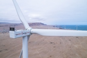 Acciona Energía enchufa su primer parque eólico en Perú