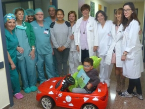 Los menores ingresados en el Hospital de Sant Joan de Alicante irán al quirófano en cochecitos eléctricos