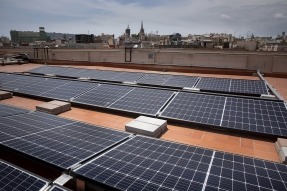 La nueva sala Paral·lel 62 ya funciona con la electricidad renovable de Barcelona Energia