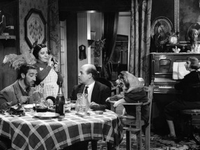 "Siente un pobre a su mesa"