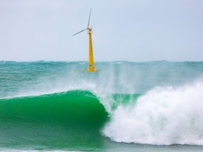 Esta es la historia del aerogenerador flotante BlueSATH y del paso del huracán Epsilon por la costa cántabra