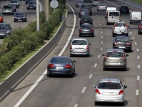 Los 27 aplazan sin fecha dar luz verde al fin de los coches de combustión en 2035