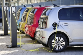 Los vehículos eléctricos se triplican en el arranque de año, con más de 6.800 unidades vendidas