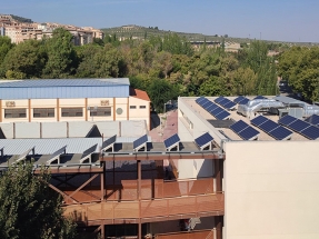 Energía solar fotovoltaica y refrigeración adiabática en los colegios andaluces